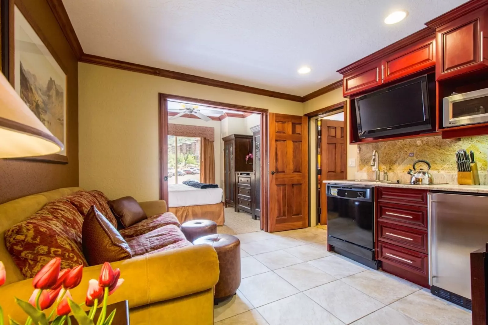 Welcome to the guest suite fully equipped with gourmet kitchenette, master suite and 2 HDTV's.