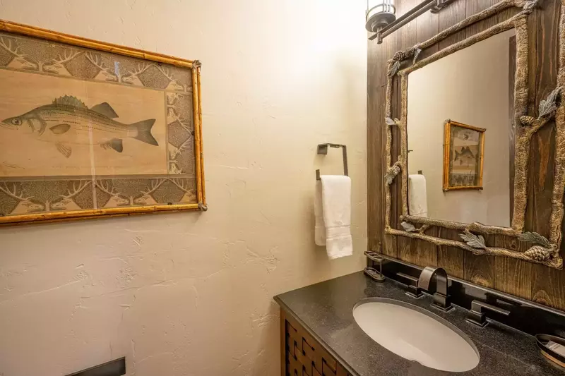 Warm and Classic Washbasin and Mirror