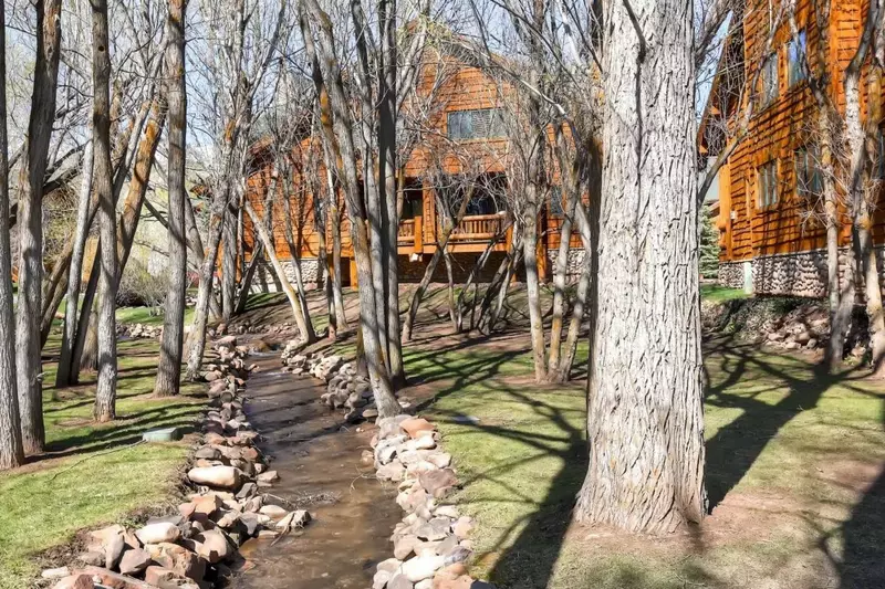 Creekside at Timber Wolf