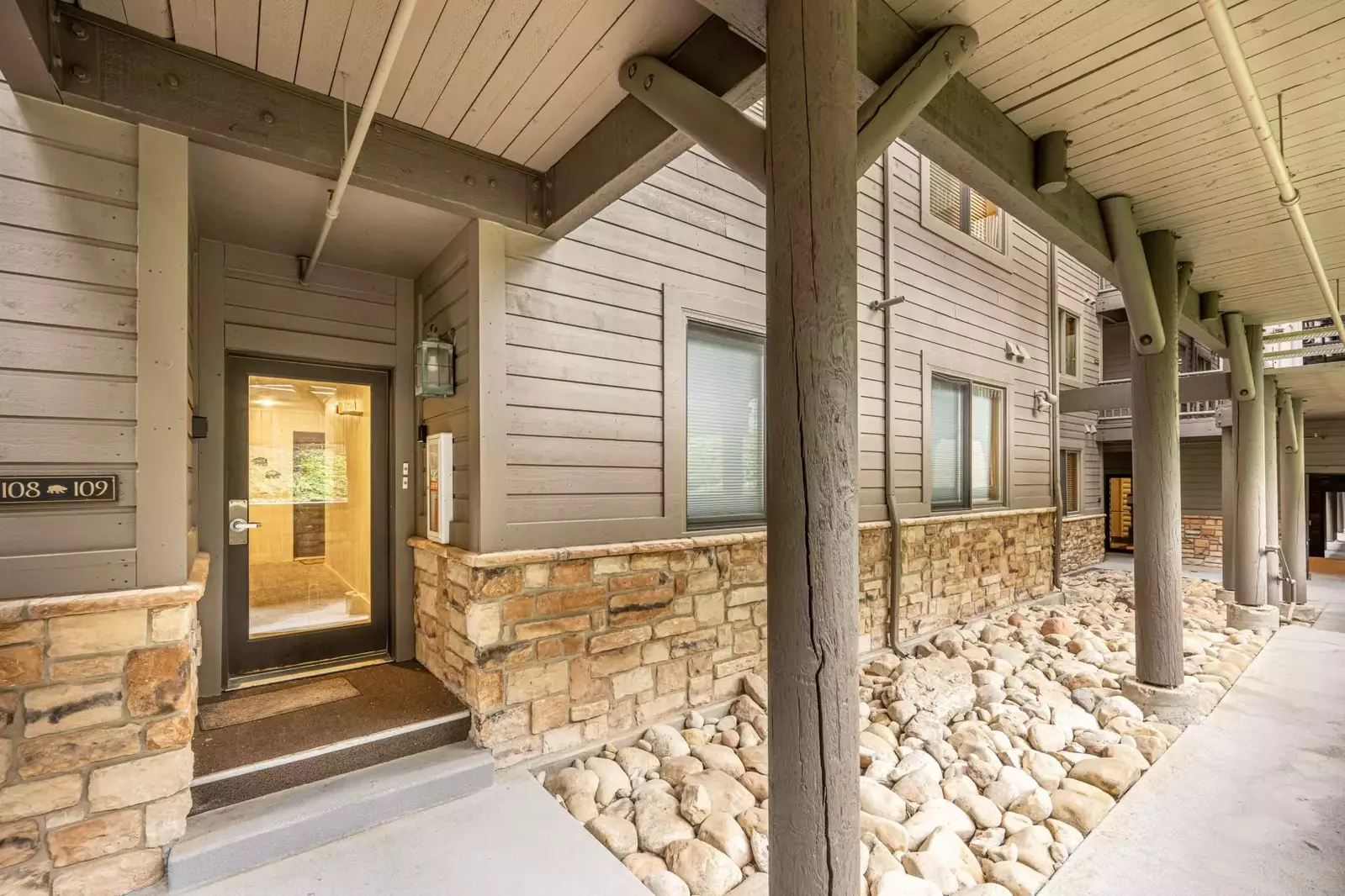 Keyless entry - No keys to pick up!