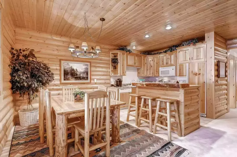 Large gourmet kitchen, fully-equipped with breakfast bar, fridge, oven, dishwasher, microwave, Keurig coffee maker. Large dining room seats six (6).