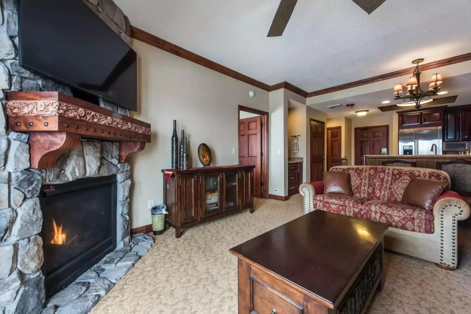 Westgate Luxury 1 Bedroom Suite, Living Room w Queen Sleeper Sofa, HDTV, WiFi, Gas Fireplace