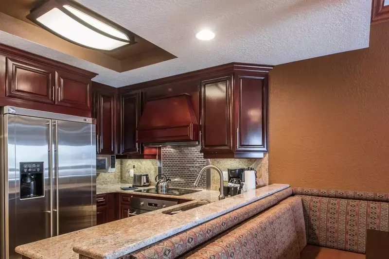 Full Kitchenette with Cabinets and drawers
