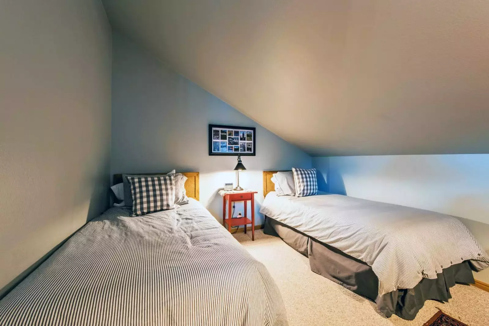 The second loft guest suite has two twin beds and is perfect for groups or families.
