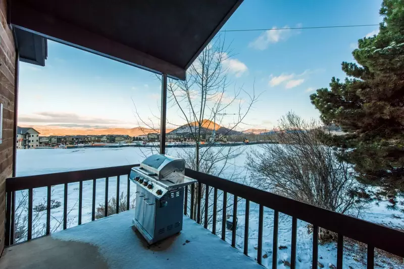 Private patio with gas grill (summer use)
