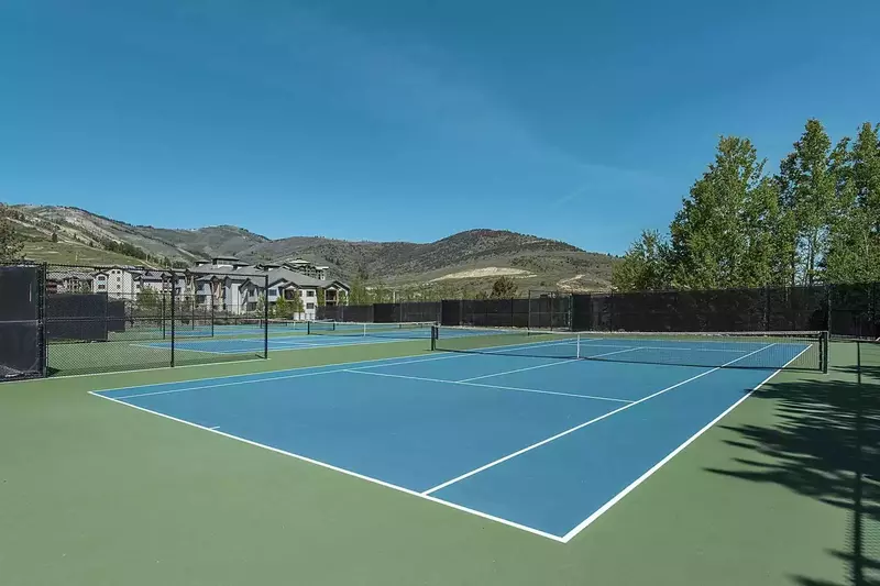 The Red Pine Clubhouse is just next-door and offers guests 2 pools, hot tubs, tennis courts, a sauna, beach volleyball court and much more.