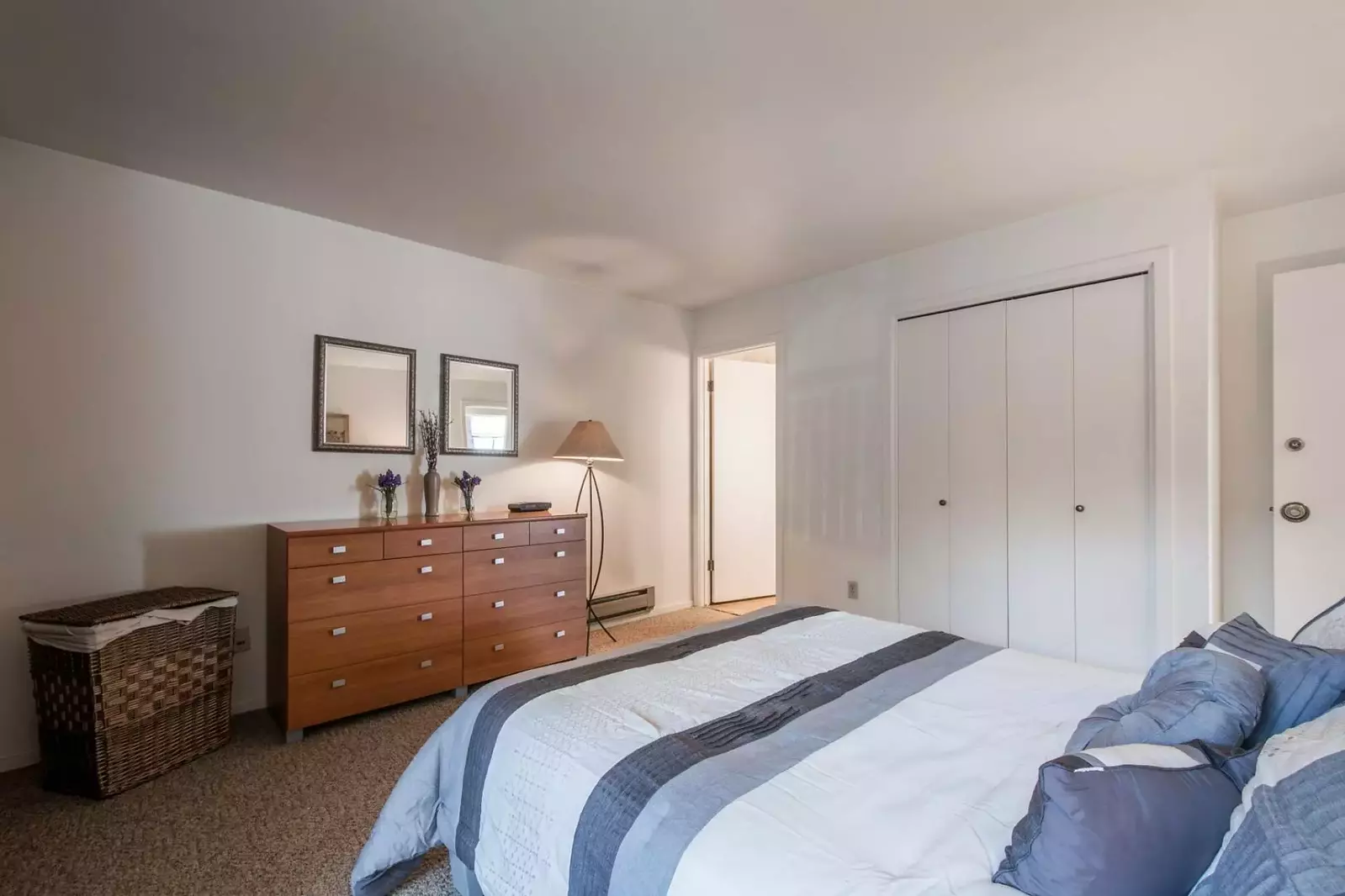 Fantastic and comfortable downtown 3 bedroom, 2 bathroom Park City condo with a large private balcony, three large bedrooms and communal hot tub.