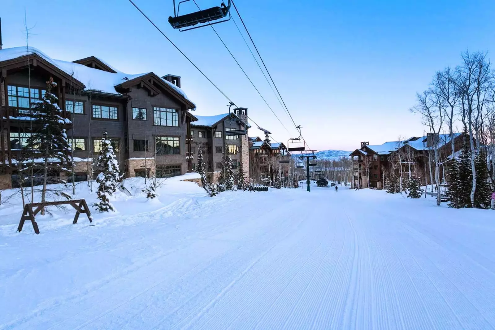 Arrowleaf at Deer Valley is a luxury ski-in/ski-out home at Empire Pass. You can ski down the Silver Buck Run, store your skis in the locker room and