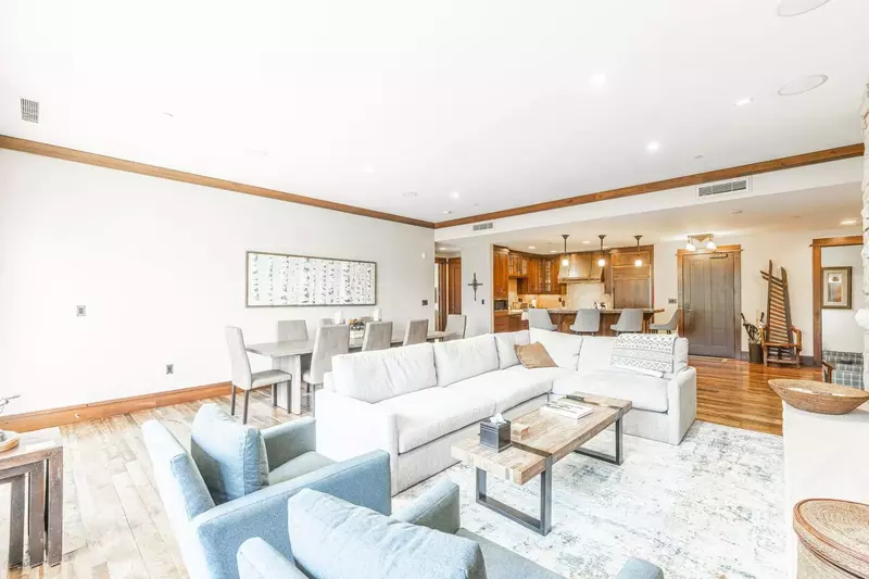 Deer Valley Arrowleaf 216