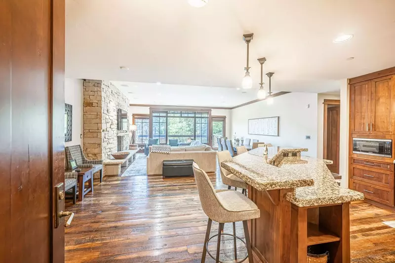 Deer Valley Arrowleaf 216