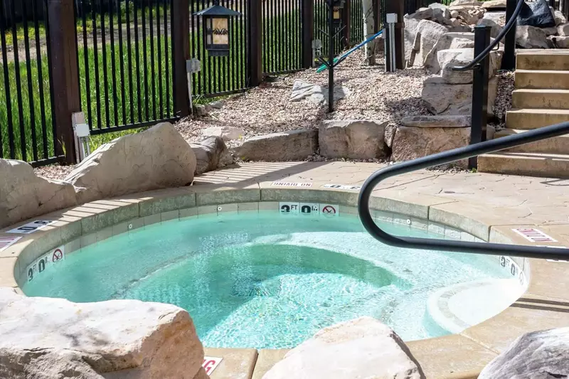 As our guest you'll have full access to all the wonderful Arrowleaf amenities - including hot tubs, fire-pits and lounge.