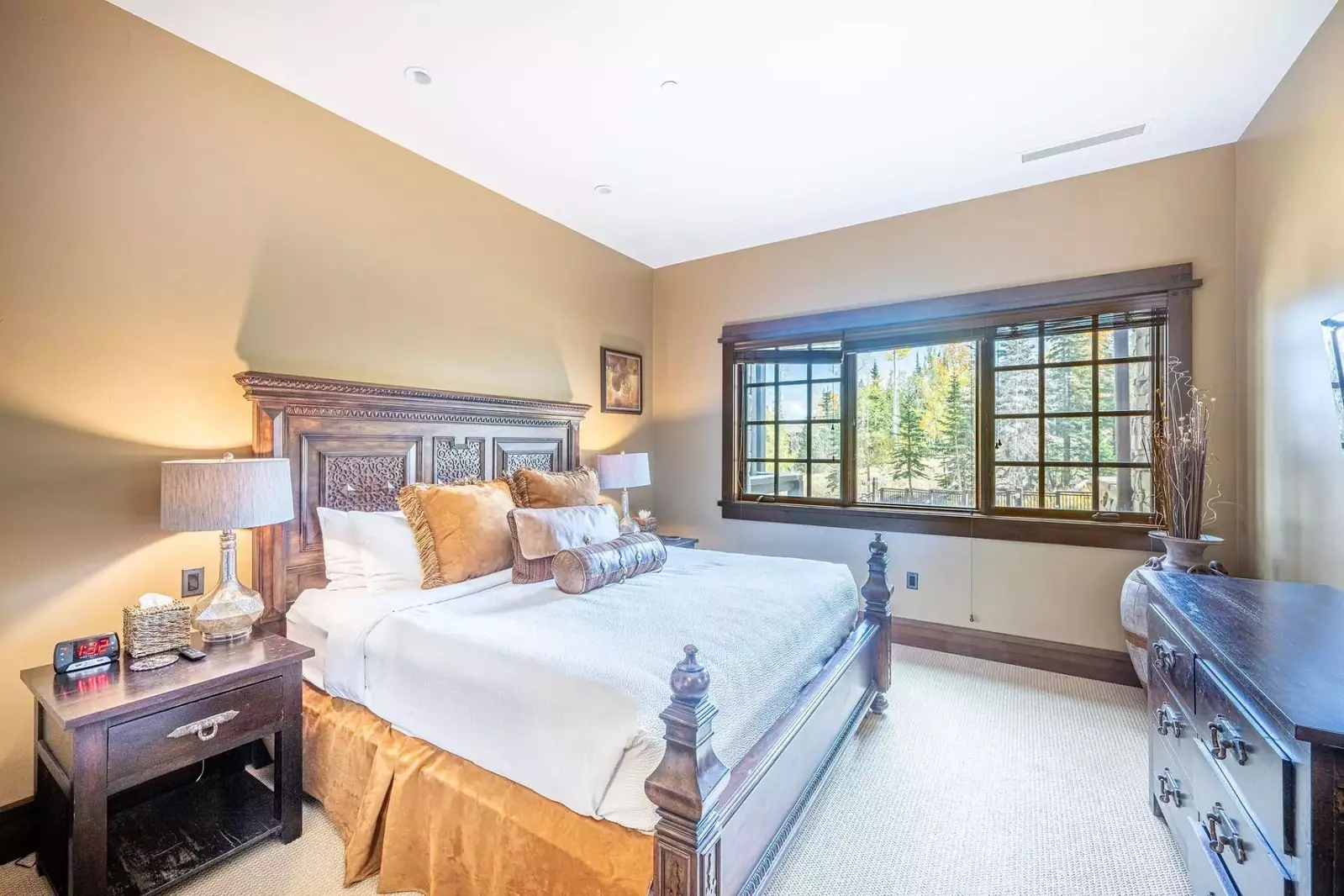 Primary Suite with King Bed