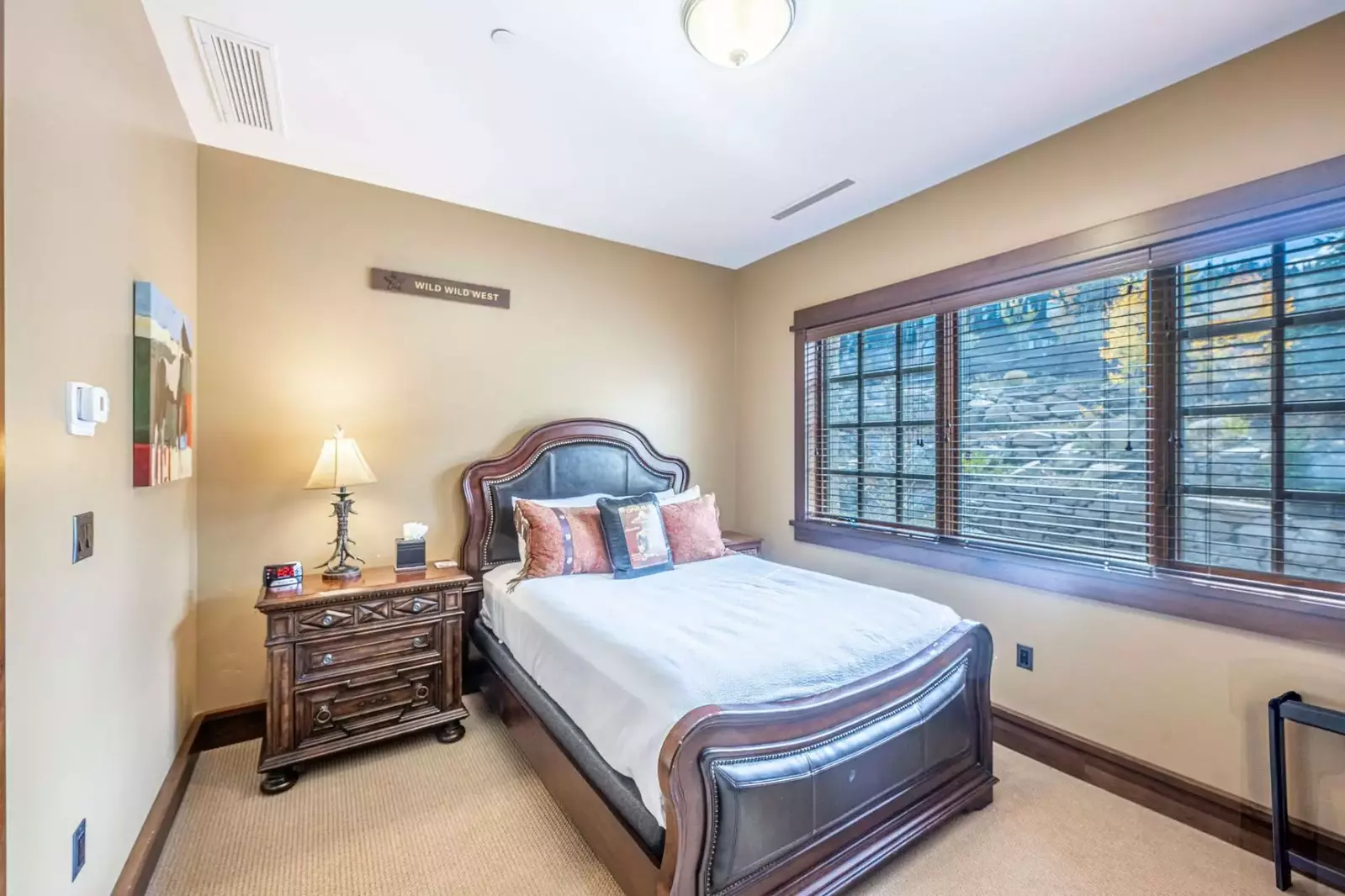 Deer Valley Vacation Rental | Guest Suite | Queen-bed  | HDTV | En Suite Bathroom