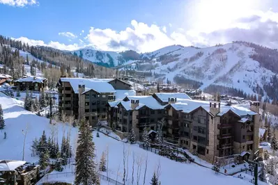 Deer Valley Ski-In/Ski-Out Condo – Arrowleaf Empire Pass