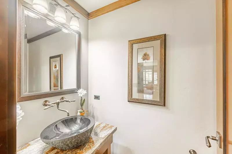 Deer Valley Arrowleaf 216