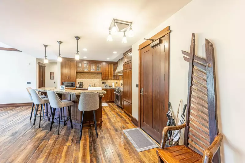 Deer Valley Arrowleaf 216