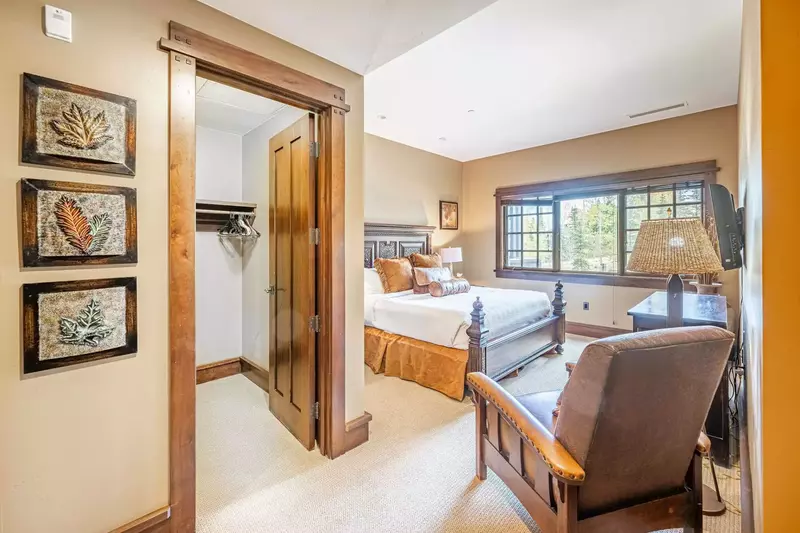 Deer Valley Arrowleaf 216