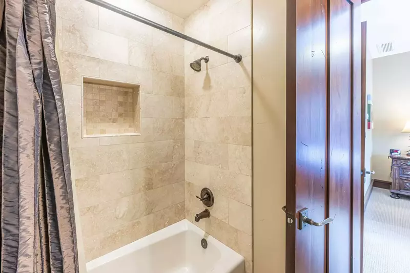 Deer Valley Arrowleaf 216