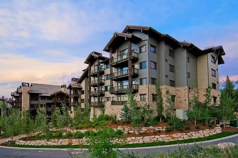 Deer Valley Arrowleaf 216