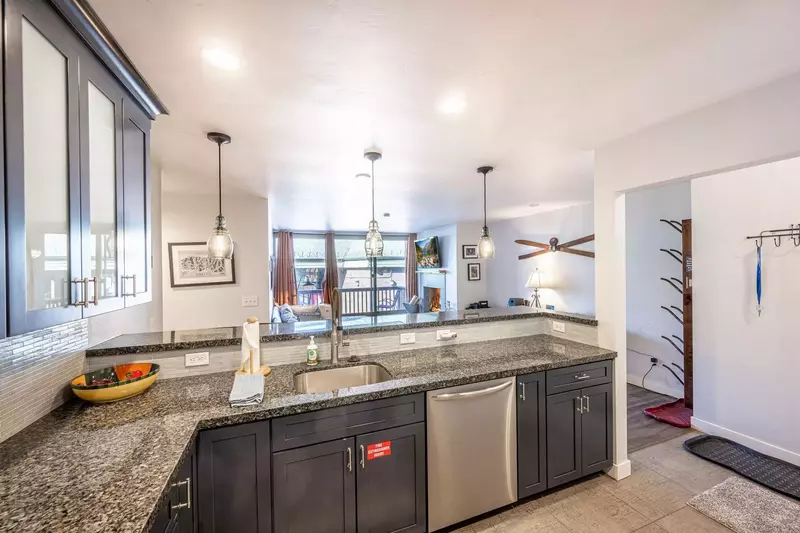 This park city ski home vacation rental is perfect for couples, families, reunions, ski trips with friends and anyone looking to visit Park City year-