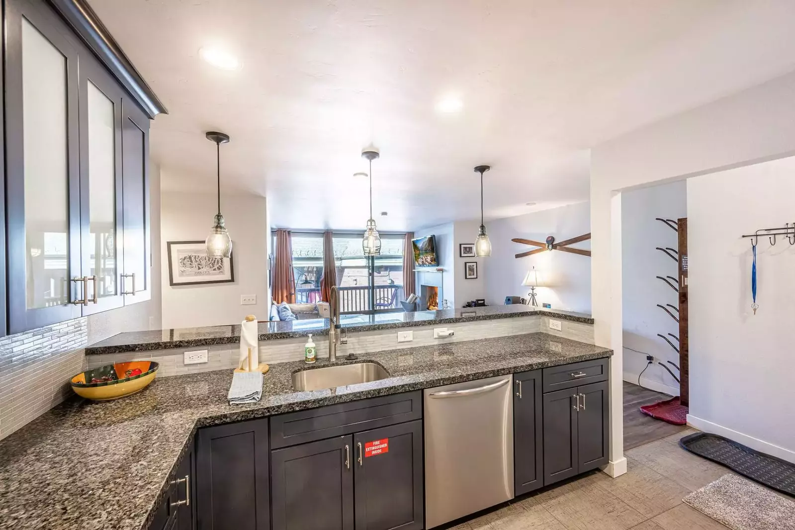 This park city ski home vacation rental is perfect for couples, families, reunions, ski trips with friends and anyone looking to visit Park City year-