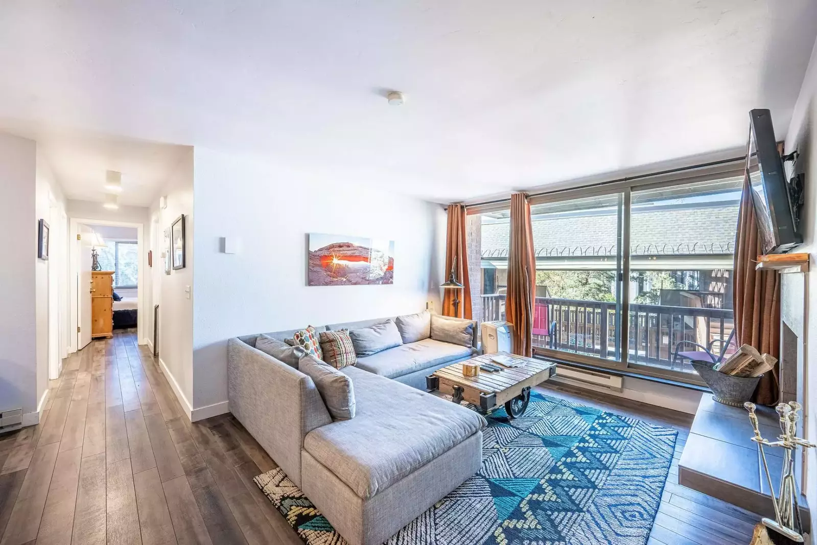 Welcome to Silvertown on Park Ave! This home has been perfectly updated to be a perfect vacation rental in Park City. This home Bright & Spacious home