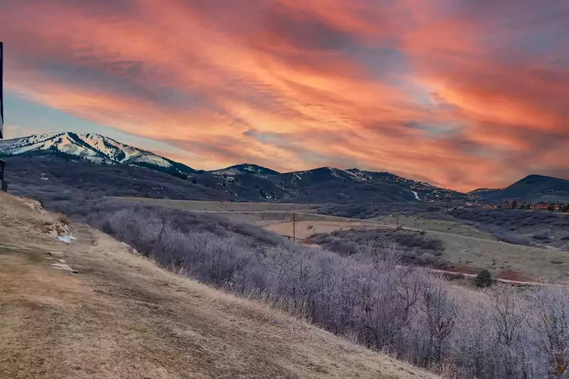 Breathtaking, panoramic views from every window in the home!