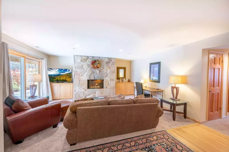 Bright & Spacious Family Room w Comfortable Furnishings, New 42” HDTV, Xfinity Cable, Wood Burning Fireplace, Sliding doors w access to therapy pool