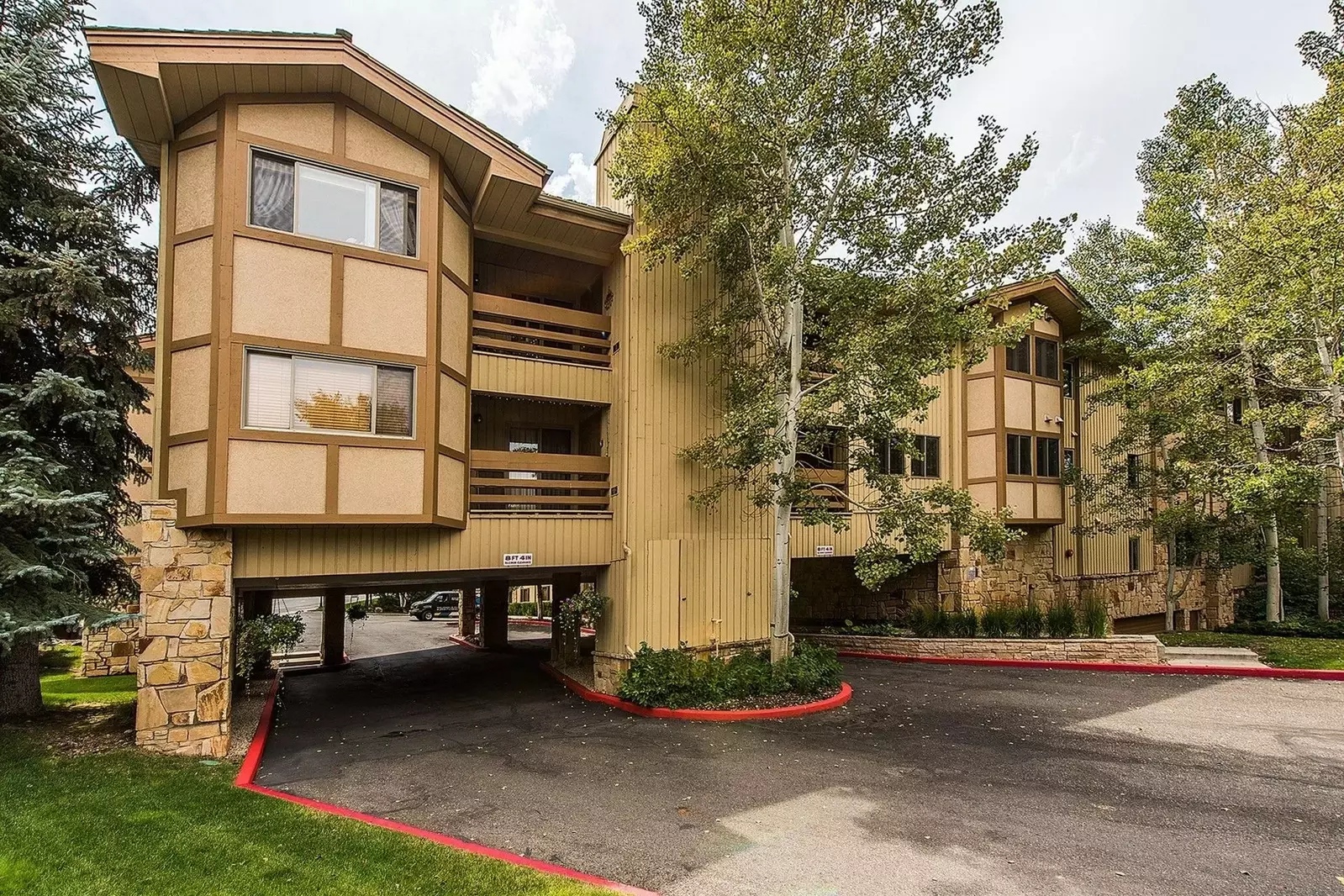 All Seasons main entrance with access to underground parking for guest use.