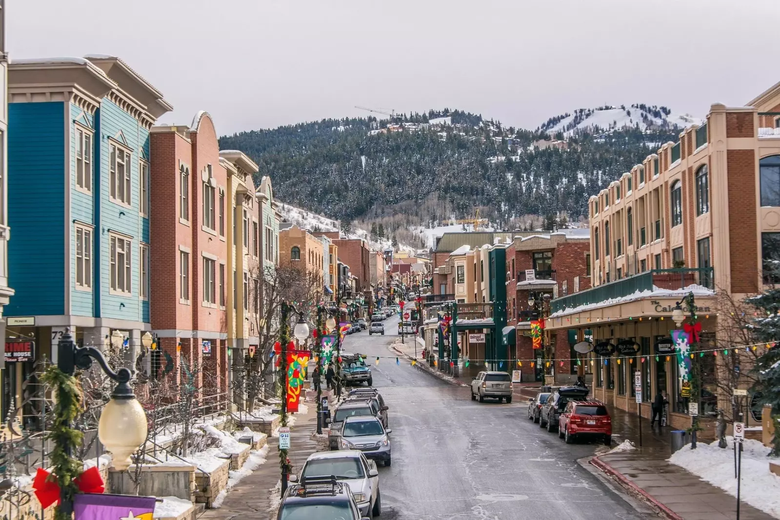 Historic Main Street is just 5 minutes from the home. You can even take the free shuttle straight there, the stop is just steps away from the home.