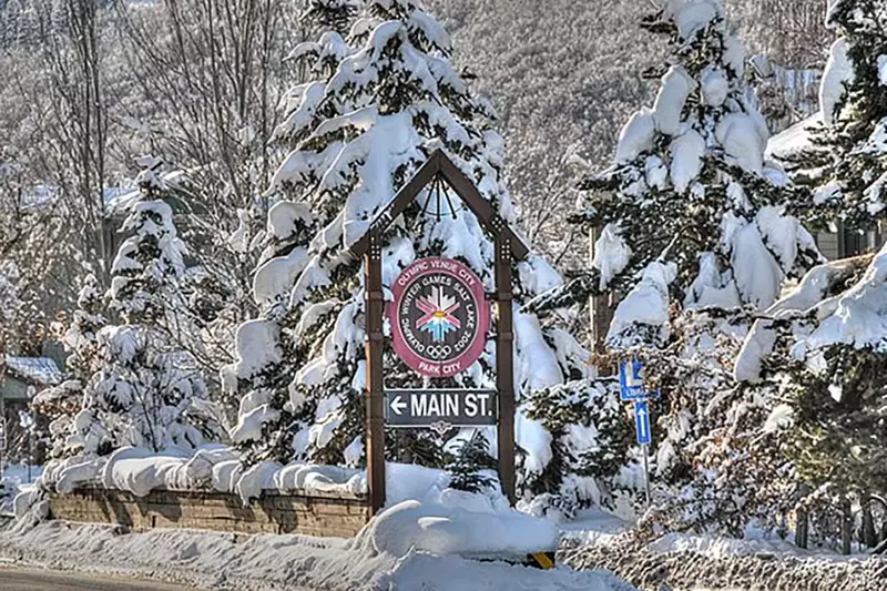 This is the way to Main