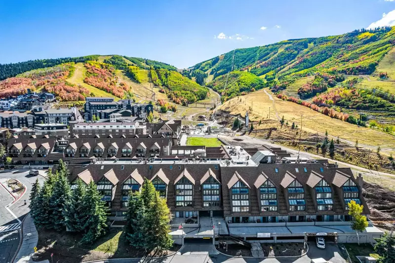 Park City is an outdoor enthusiasts year round destination - offering outdoor adventures in the sun and snow!