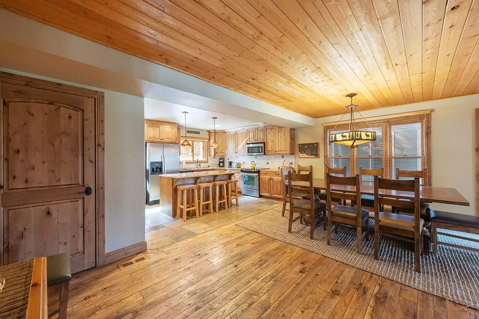 Open floor plan for entertaining.