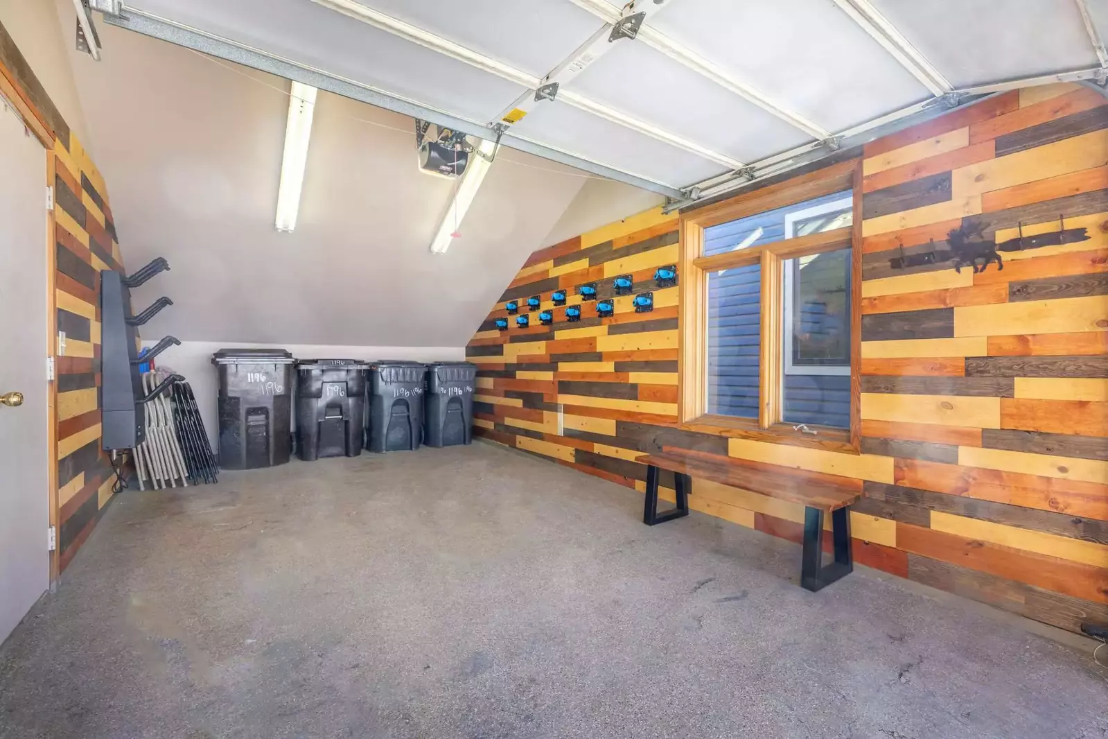 Newly added ski locker in private garage. With boot warmers!