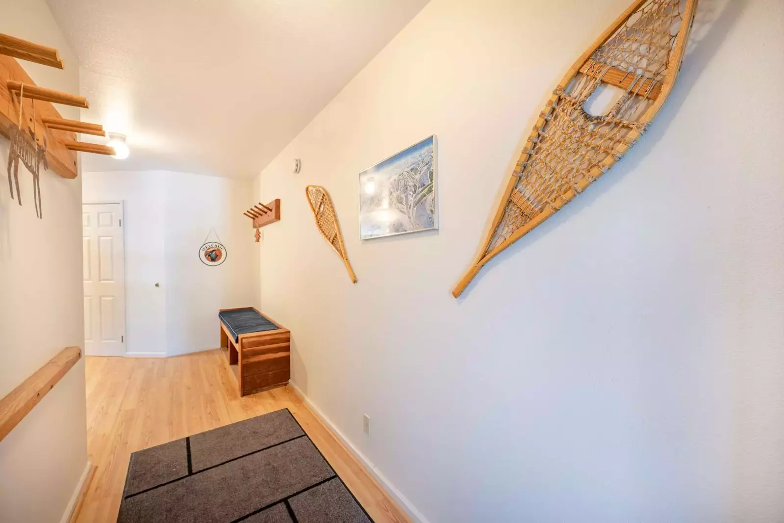 Welcome to our family-friendly, beautifully-maintained Deer Valley Fawngrove condominium