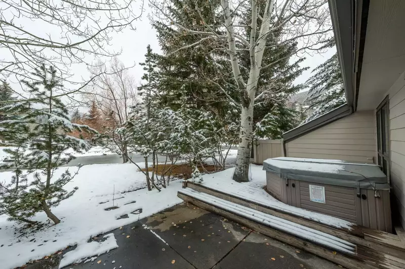 Enjoy the lake views while relaxing in the perfect private hot tub on the back deck!