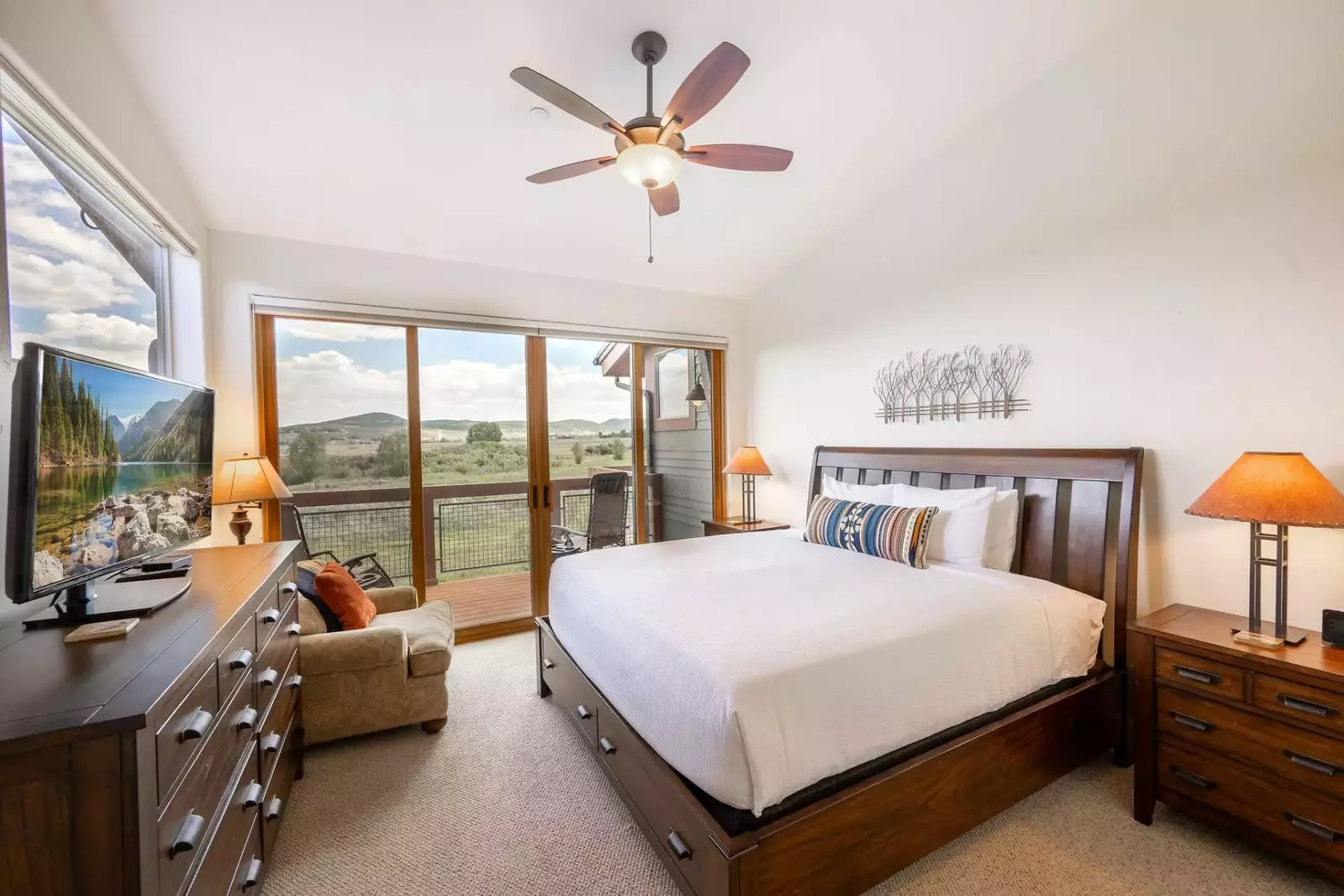 Discover your vacation oasis-breathing in fresh air and appreciating the breathtaking views the primary suite is the perfect place to unwind! King bed