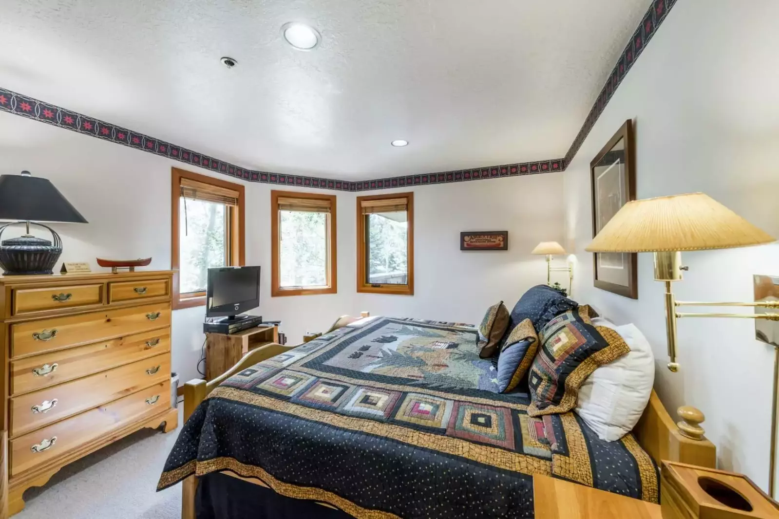 Comfortable Lower Level Guest Suite Offers Lots of Natural Light, King Bed, HDTV, En Suite Bathroom