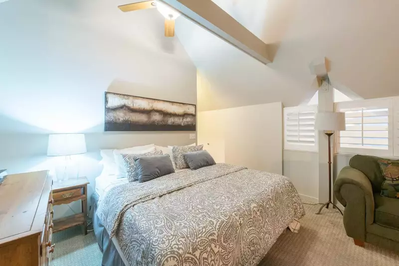 Upstairs Master Suite with Vaulted Ceilings, King Bed, HDTV, Sofa, En Suite Bathroom