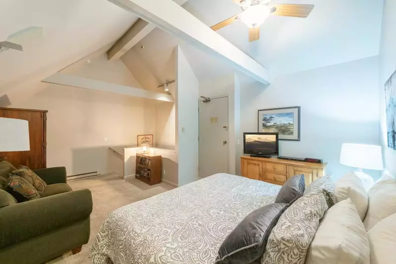 The Relaxing Master Suite is located Upstairs. It has a Private En Suite Bathroom, King Bed, HDTV & DVD Player, Sofa,