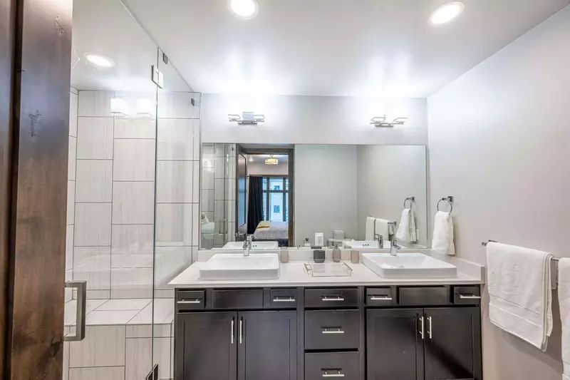 Blackstone Flats 212