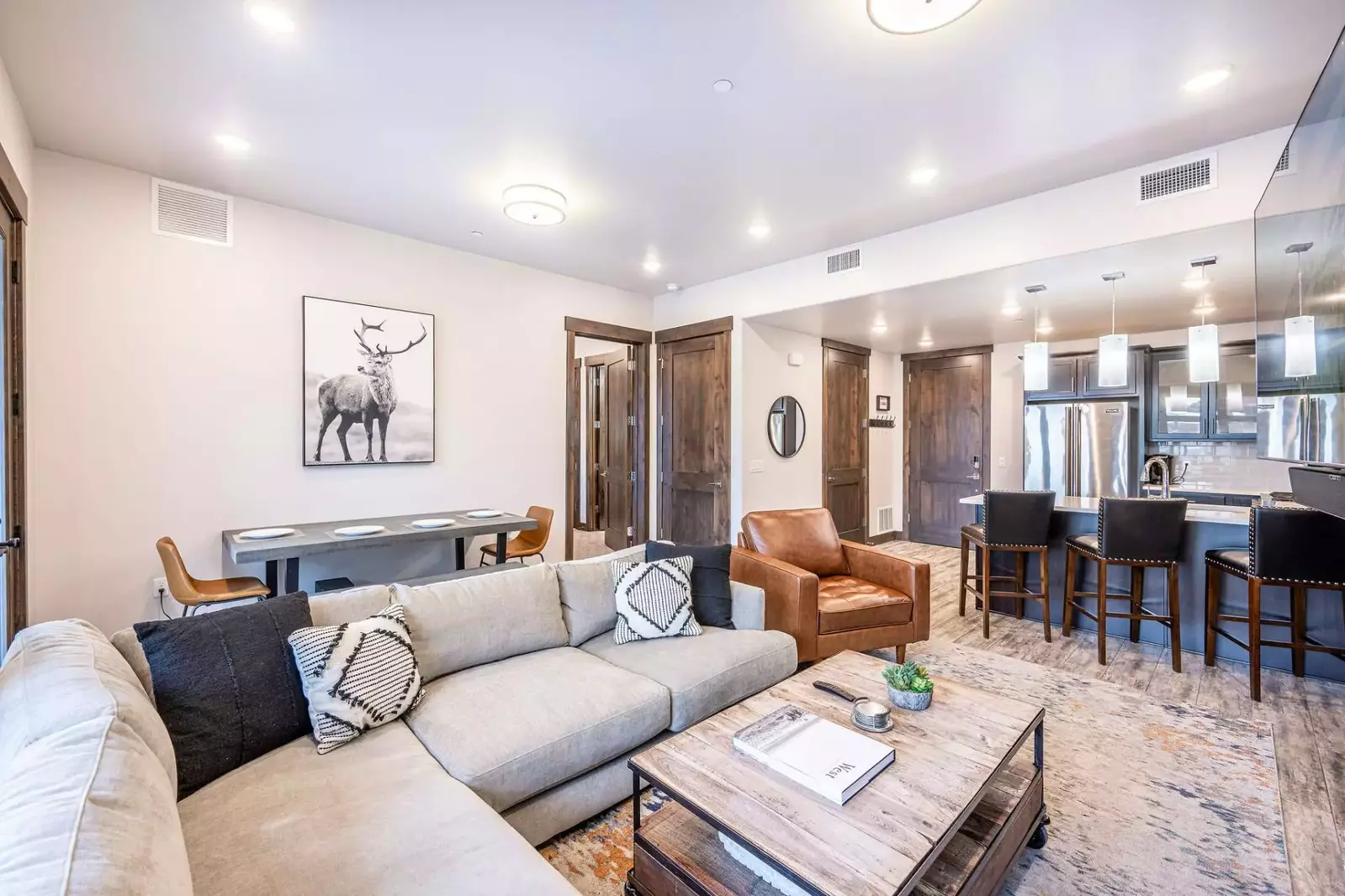 Blackstone Flats 212