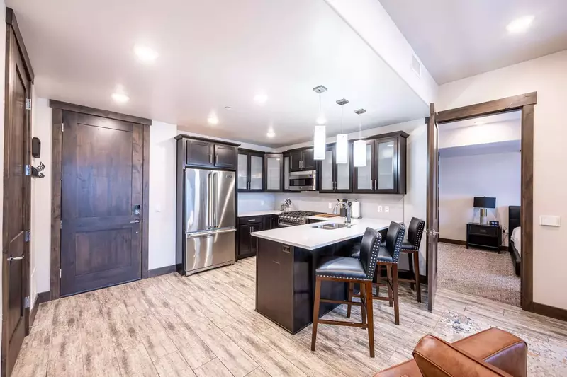 Blackstone Flats 212