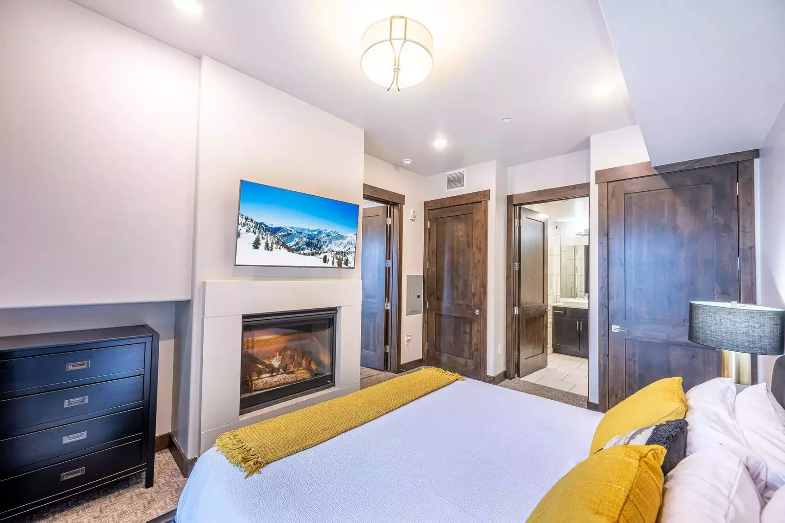 Blackstone Flats 212