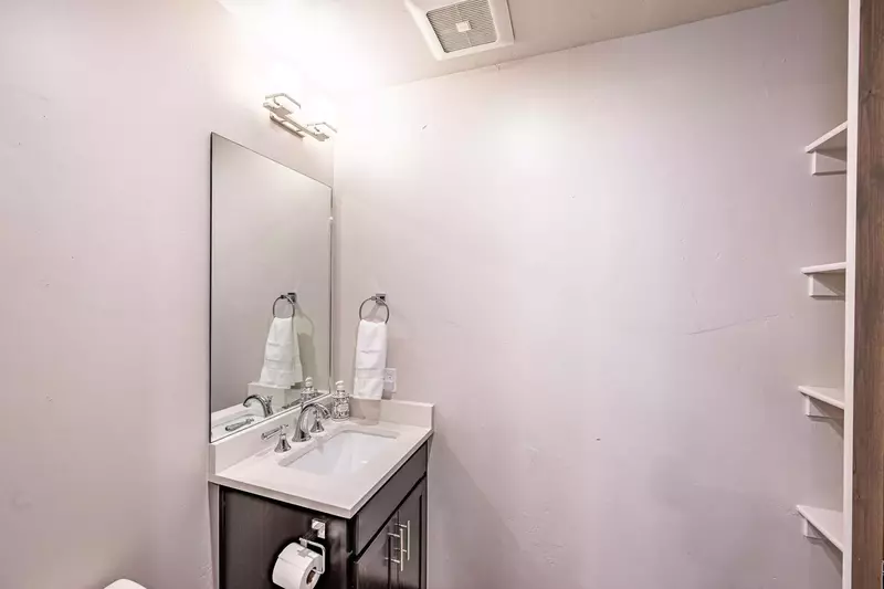 Blackstone Flats 212