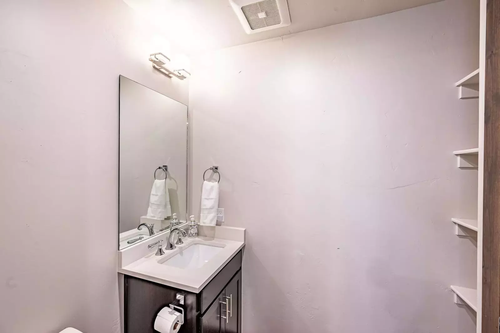 Blackstone Flats 212