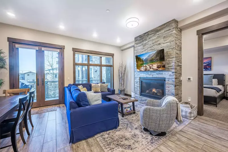 Blackstone Flats 201