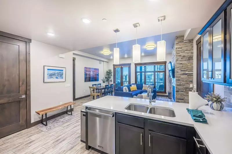 Blackstone Flats 201