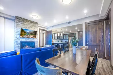 Blackstone Flats 201