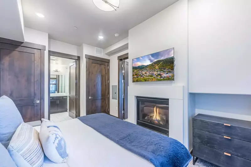 Blackstone Flats 201